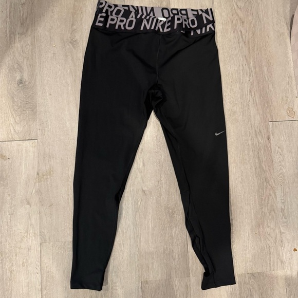 Nike Pro Pants Womens 2XL Black Intertwist Tight 7/8 Leggings Dri-Fit Stretch - Picture 1 of 5